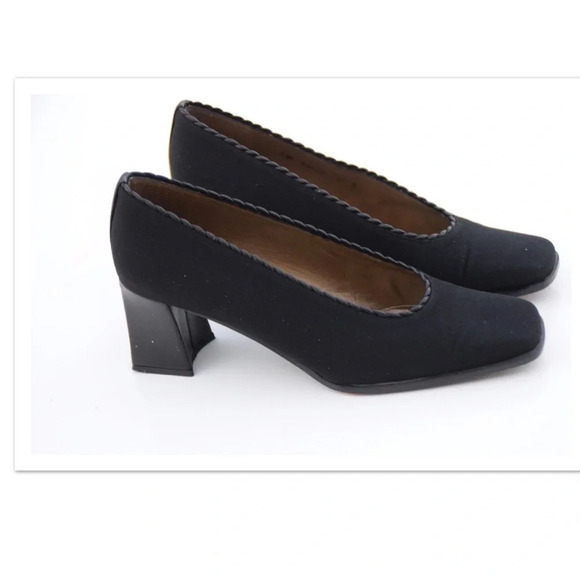 Stuart Weitzman low heels - Picture 1 of 8